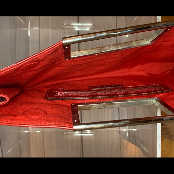 Clutch - Picture 5 of 5